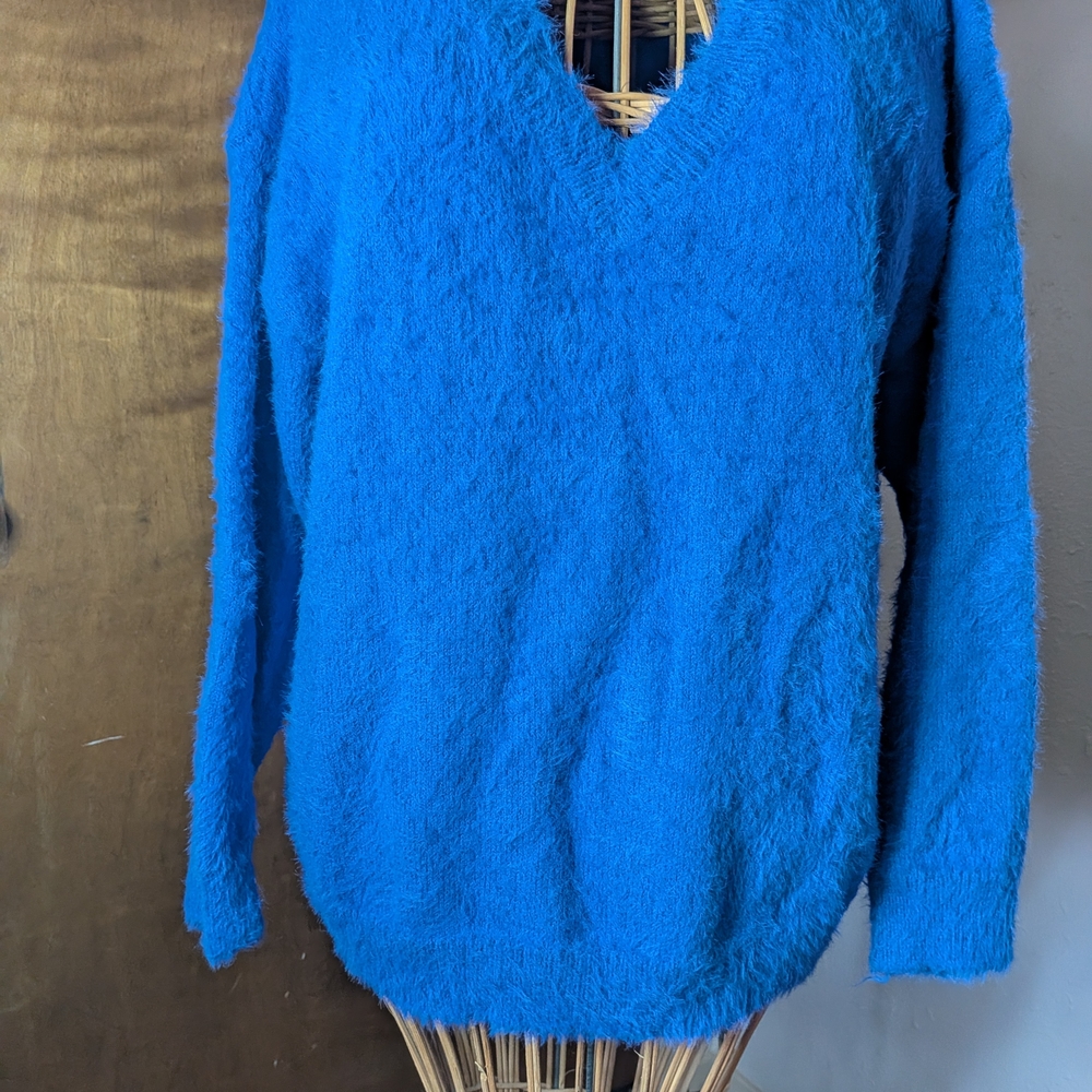 Cozy V-Neck Women's Sweater in Bright Blue